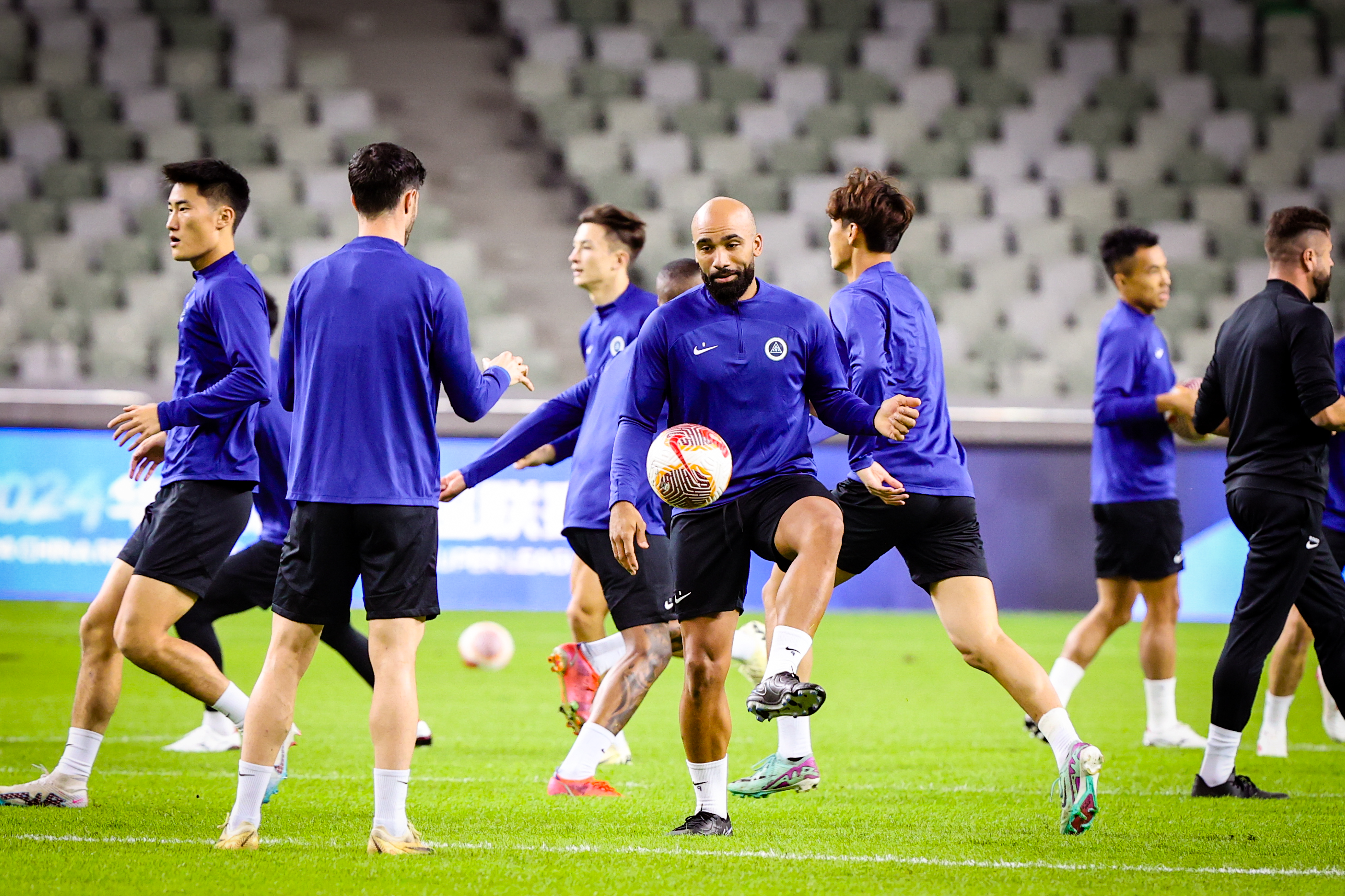 冲刺阶段体能课后，孟菲斯灰熊回应争议备战中超，目标明确，高层口径保持一致